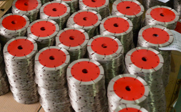 金剛石小鋸片加工操作中應注意的問題！